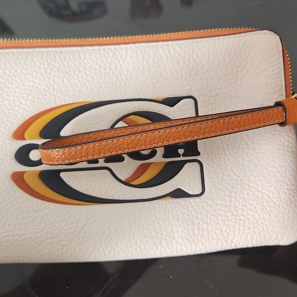 Wristlet - Picture 6 of 6